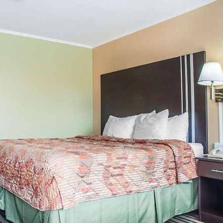 Amherst Inn & Suites Exteriér fotografie