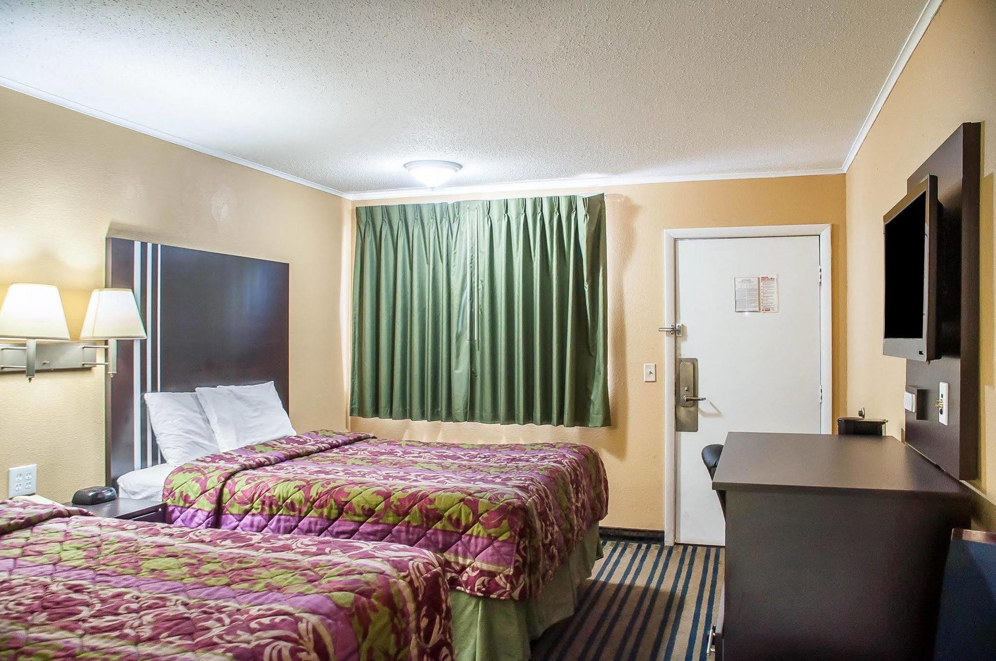 Amherst Inn & Suites Exteriér fotografie