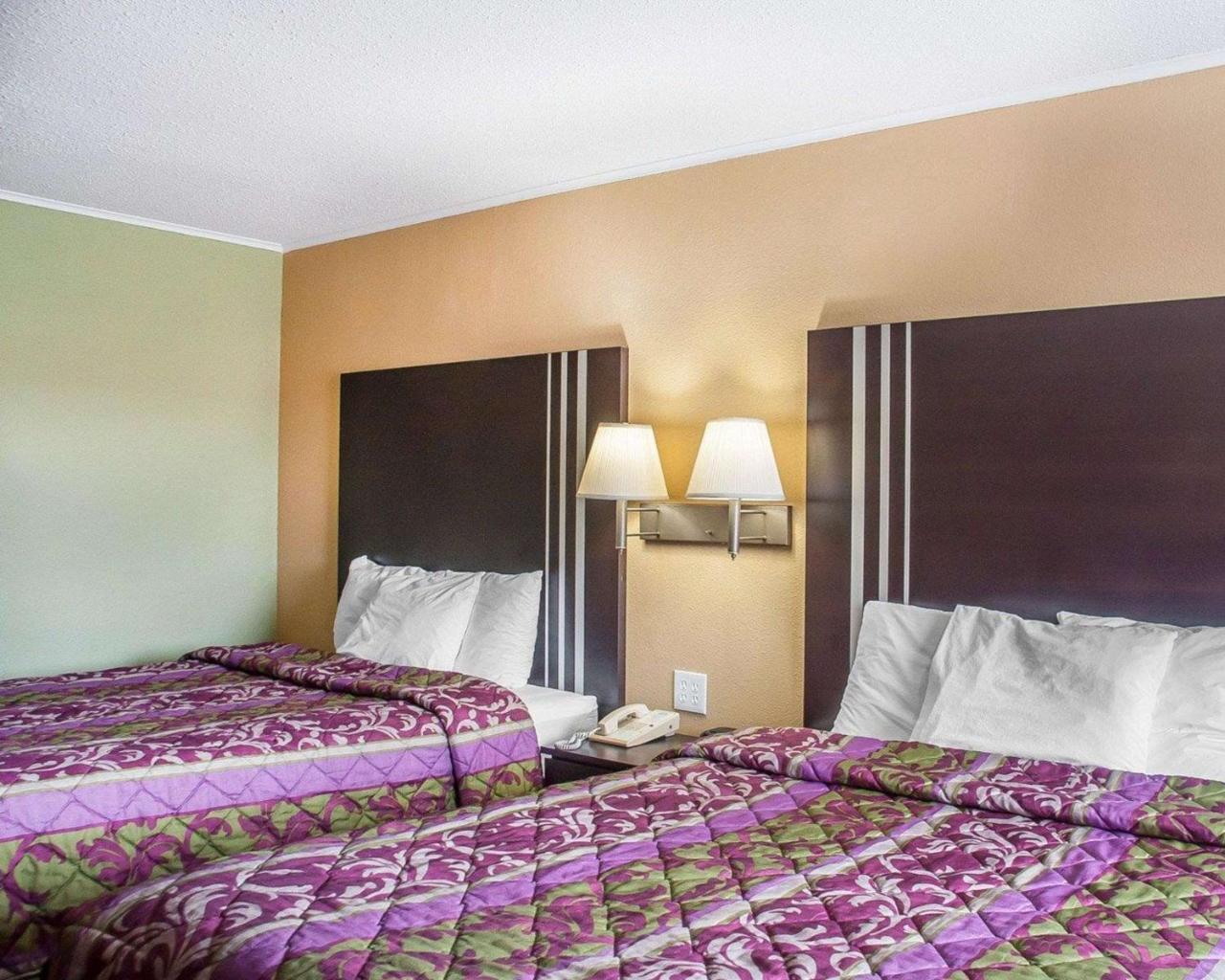 Amherst Inn & Suites Exteriér fotografie