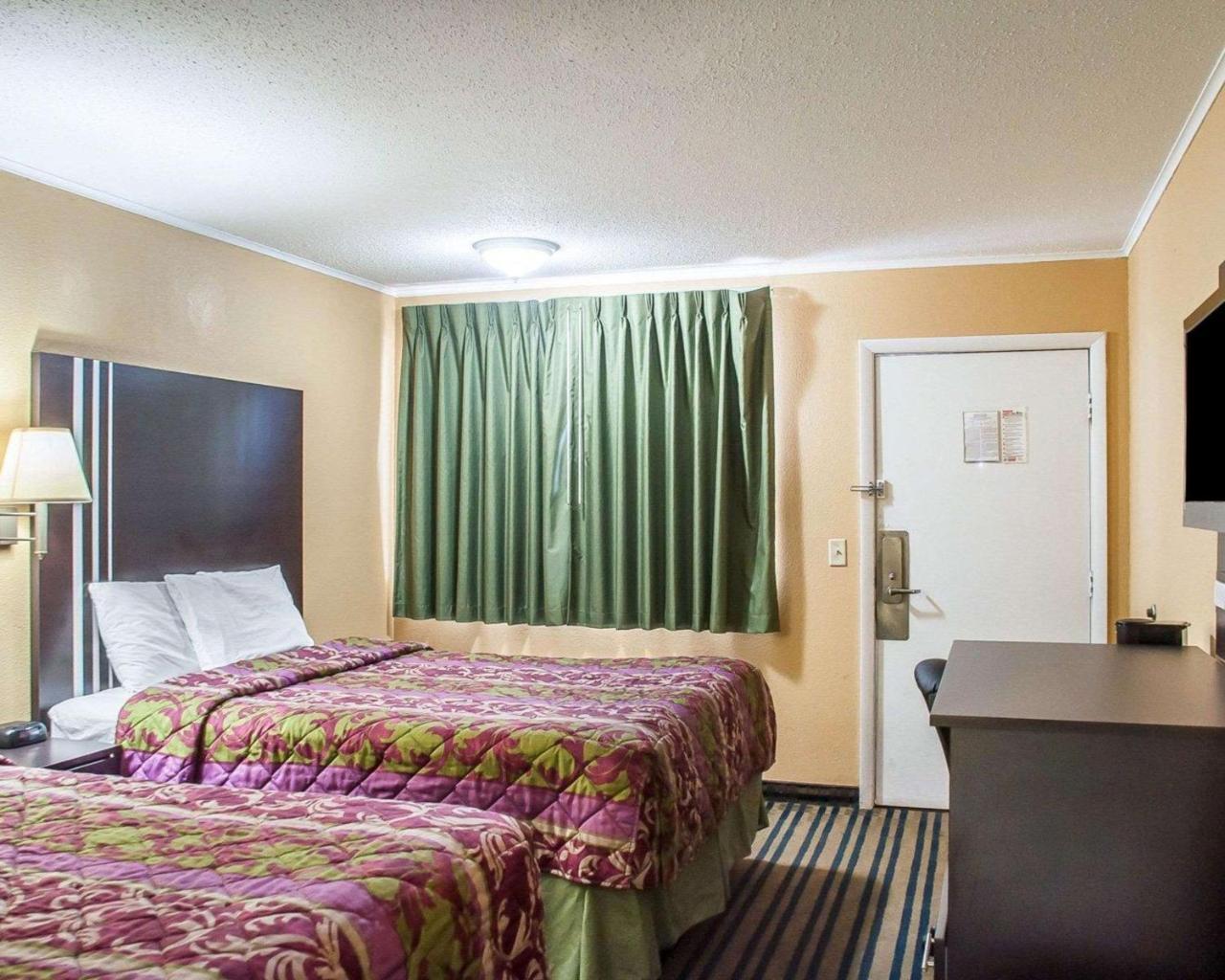 Amherst Inn & Suites Exteriér fotografie