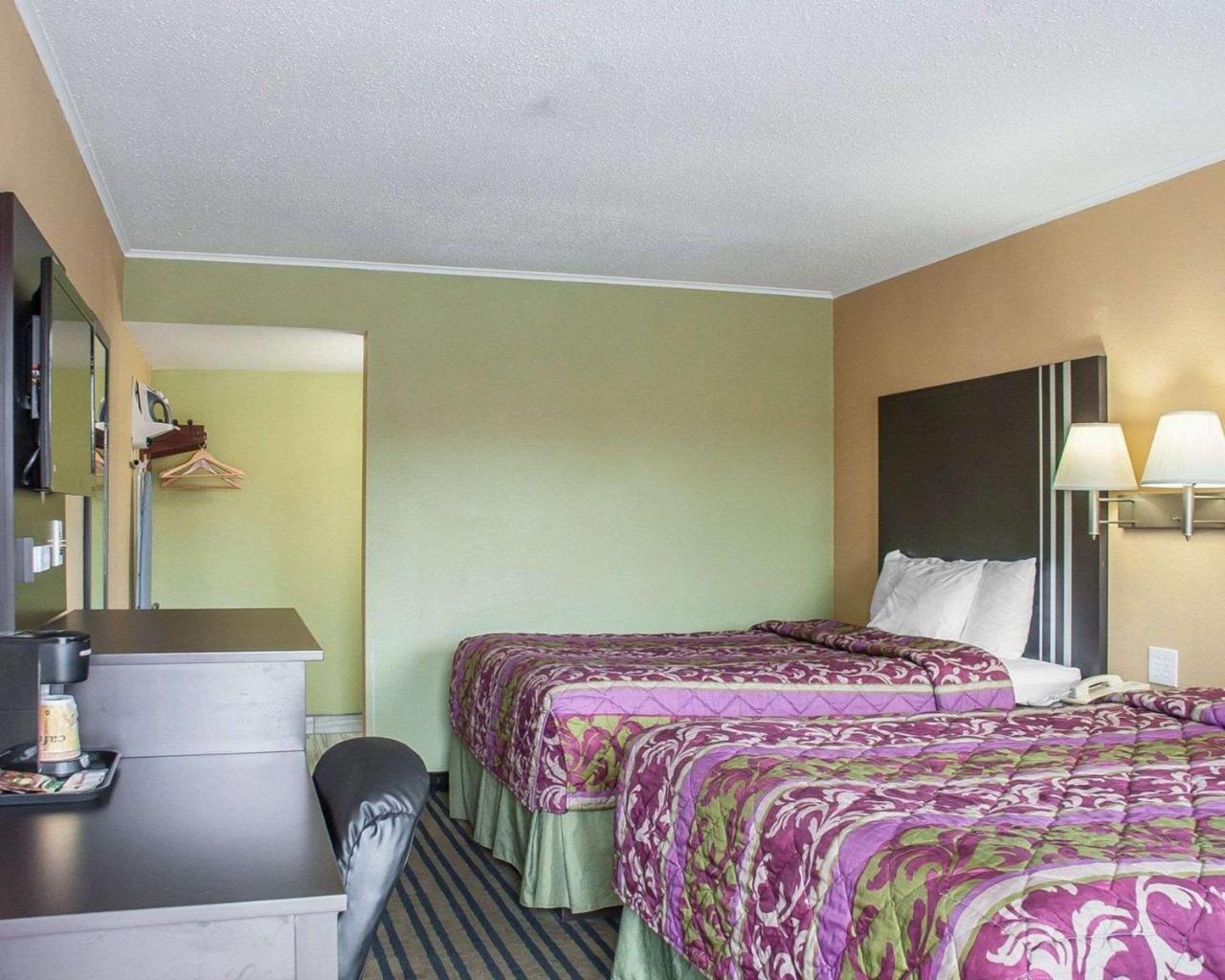 Amherst Inn & Suites Exteriér fotografie