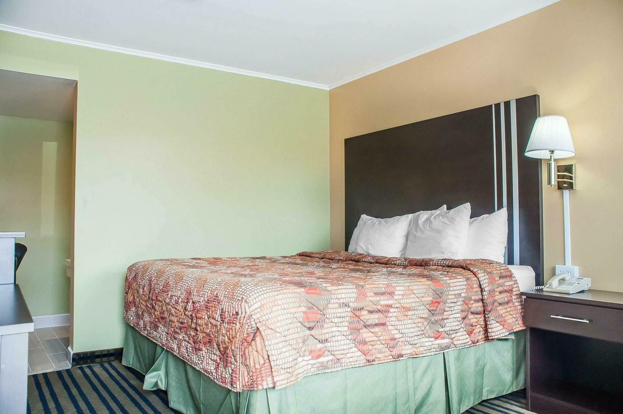 Amherst Inn & Suites Exteriér fotografie